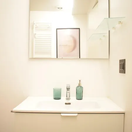 Bilocale Comfort & Cozy A 1 Min Dalla Metro X Duomo Apartment